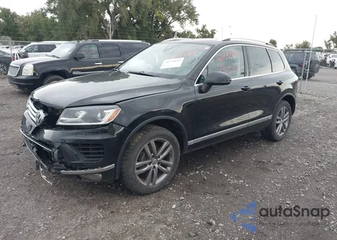 2016 Volkswagen Touareg Vr6 Lux z USA, uszkodzony, nr VIN WVGEF9BP6GD011893